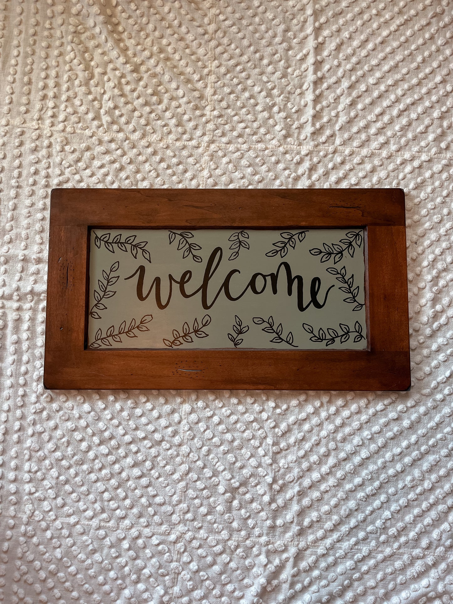 Leaf Welcome Sign